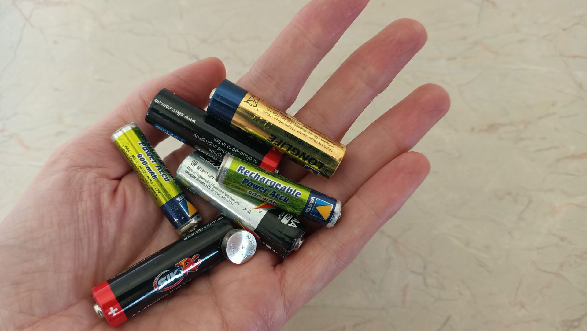 Specialist Recycling Household Batteries Wasteless Pantry   233f31a5940717266928b7cf48a555543a9d8336 385668f4d7eb0c0ee850bcfe4a58e125c2c6d279 Facebook 